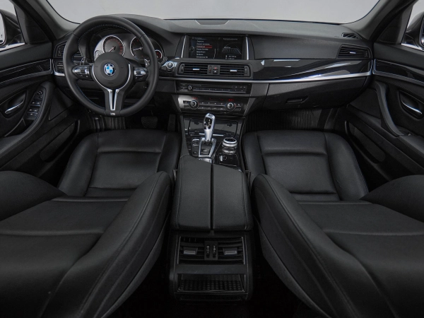 BMW 5 серии, VI (F10/F11/F07) Рестайлинг фото №8