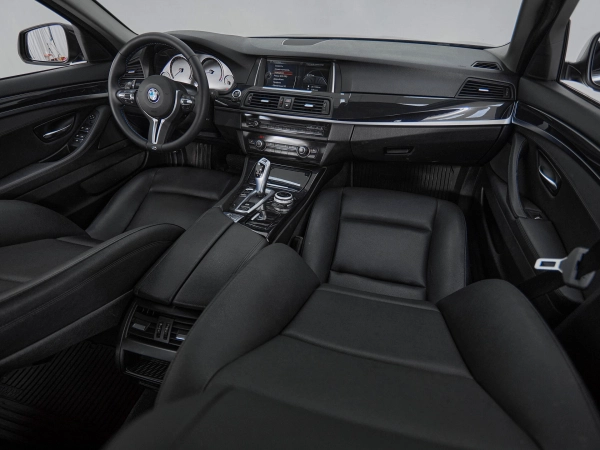 BMW 5 серии, VI (F10/F11/F07) Рестайлинг фото №9