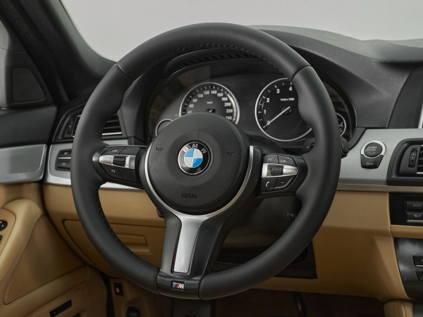BMW 5 серии, VI (F10/F11/F07) Рестайлинг фото №10
