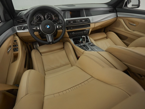 BMW 5 серии, VI (F10/F11/F07) Рестайлинг фото №7