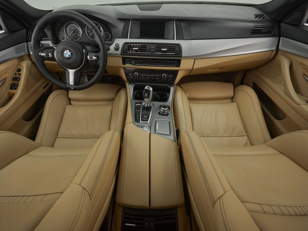 BMW 5 серии, VI (F10/F11/F07) Рестайлинг фото №8
