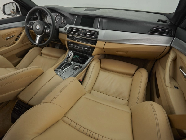 BMW 5 серии, VI (F10/F11/F07) Рестайлинг фото №9