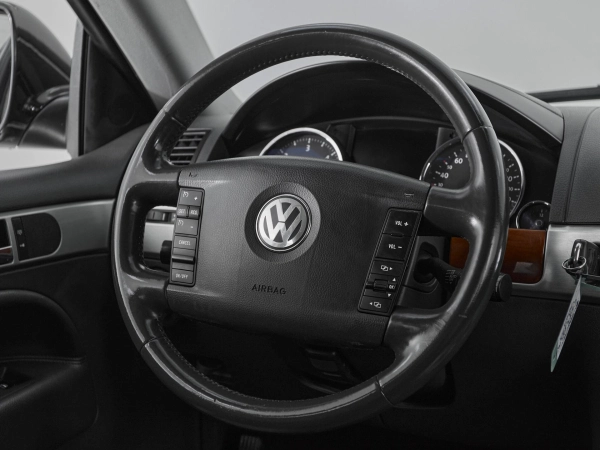 Volkswagen Touareg, I Рестайлинг фото №10