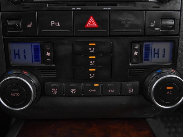 Volkswagen Touareg, I Рестайлинг фото №16