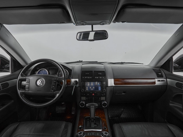 Volkswagen Touareg, I Рестайлинг фото №8
