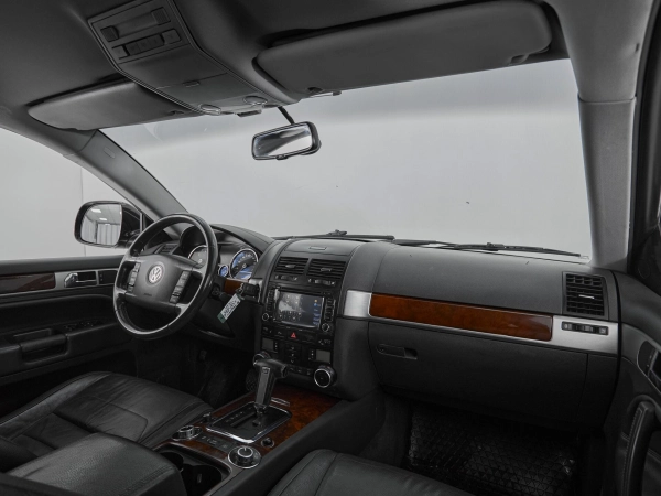Volkswagen Touareg, I Рестайлинг фото №9