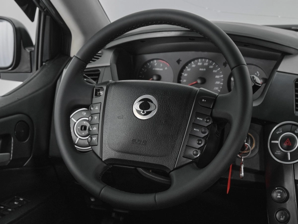 SsangYong Kyron, I Рестайлинг фото №8