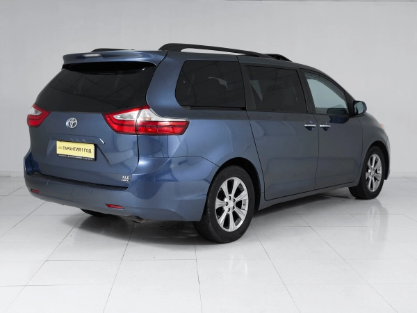 Toyota Sienna, III Рестайлинг фото №6