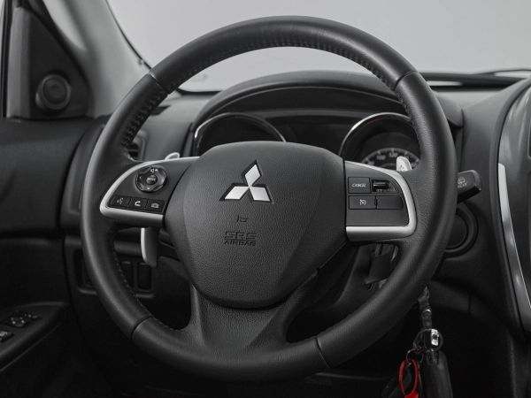 Mitsubishi ASX, I Рестайлинг фото №10