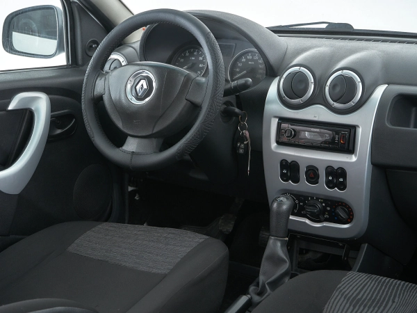 Renault Logan, I Рестайлинг фото №11