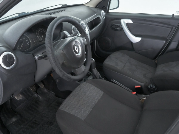 Renault Logan, I Рестайлинг фото №13