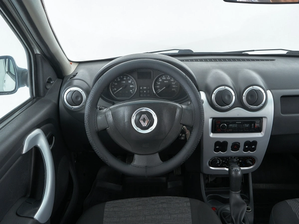 Renault Logan, I Рестайлинг фото №9