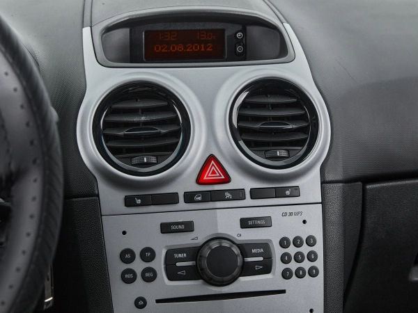 Opel Corsa, D Рестайлинг II фото №9