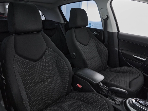Peugeot 308, I Рестайлинг фото №13
