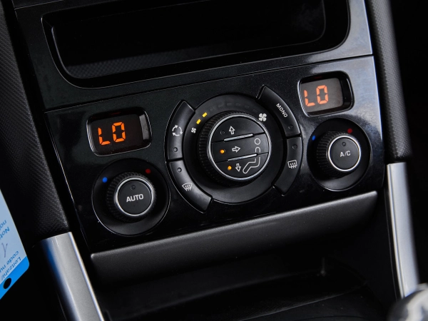 Peugeot 308, I Рестайлинг фото №17