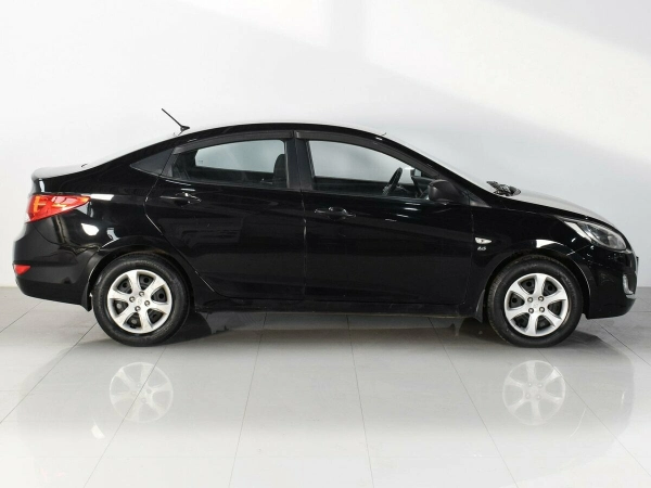 Hyundai Solaris, I фото №4