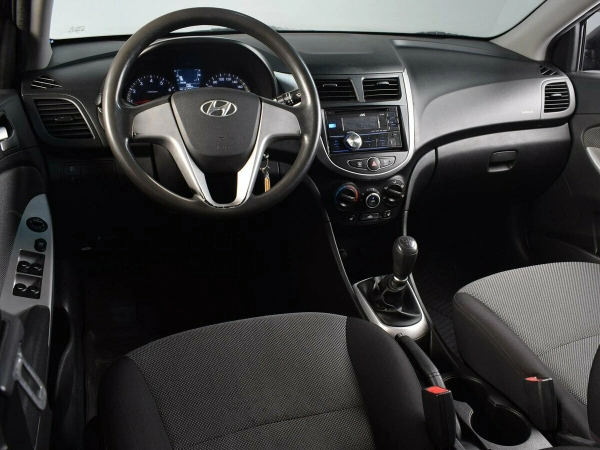 Hyundai Solaris, I фото №6