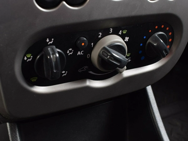 Renault Sandero, I фото №8
