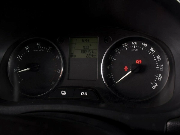 Skoda Fabia, II Рестайлинг фото №9