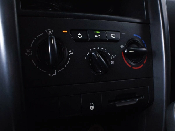 Peugeot 207, I Рестайлинг фото №10