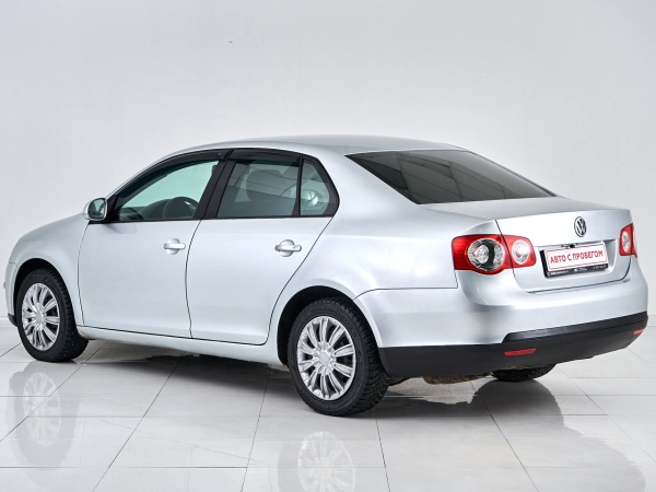 Volkswagen Jetta, V фото №4