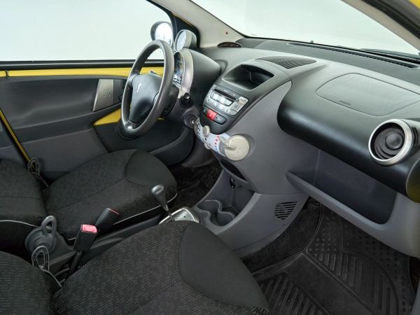 Peugeot 107, I Рестайлинг фото №12