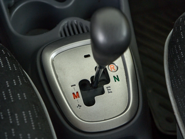 Peugeot 107, I Рестайлинг фото №16
