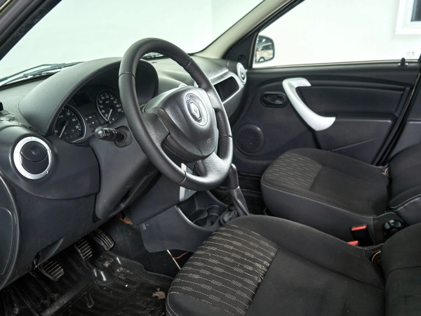 Renault Logan, I Рестайлинг фото №13