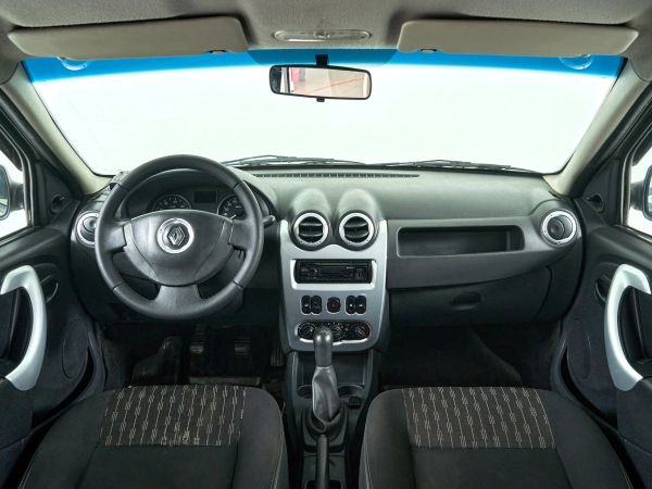 Renault Logan, I Рестайлинг фото №8