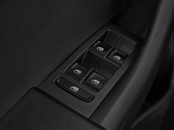 Skoda Rapid, I Рестайлинг фото №13