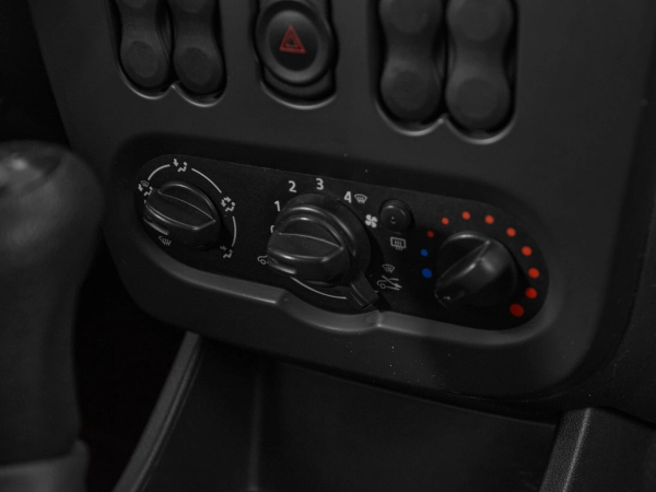 Renault Sandero, I фото №12