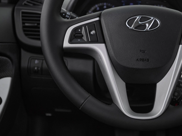 Hyundai Solaris, I фото №11