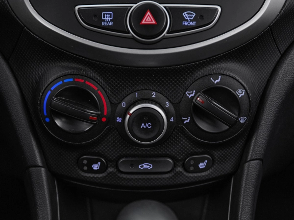 Hyundai Solaris, I фото №15