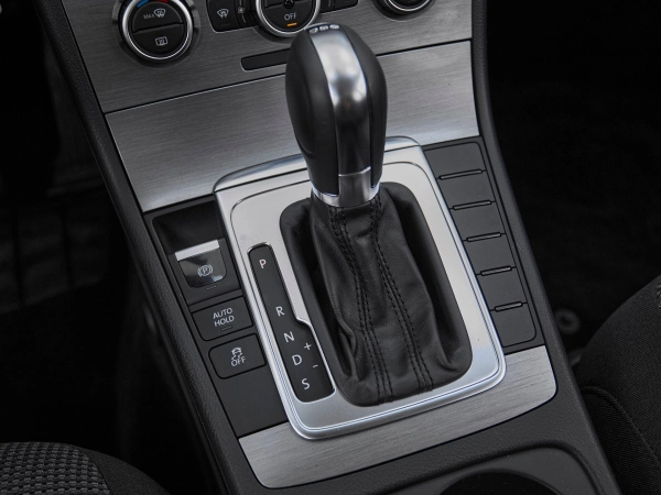 Volkswagen Passat, B7 фото №15