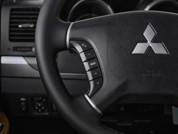 Mitsubishi Pajero, IV Рестайлинг 1 фото №11