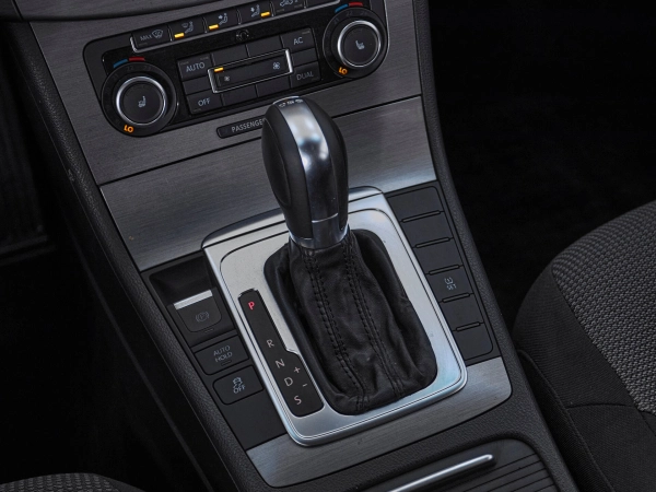 Volkswagen Passat, B7 фото №15