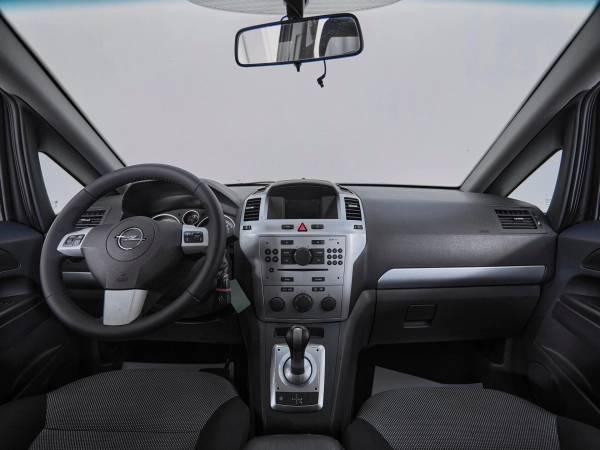 Opel Zafira, B Рестайлинг фото №8