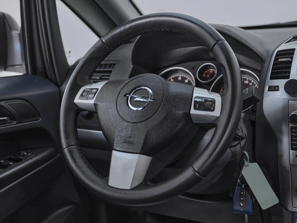 Opel Zafira, C фото №10