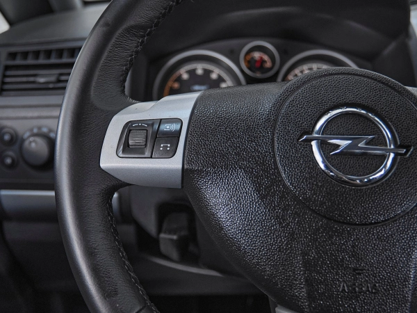 Opel Zafira, C фото №11
