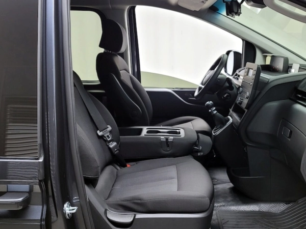 Hyundai Staria, I фото №8