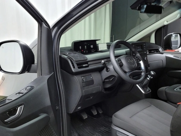 Hyundai Staria, I фото №9
