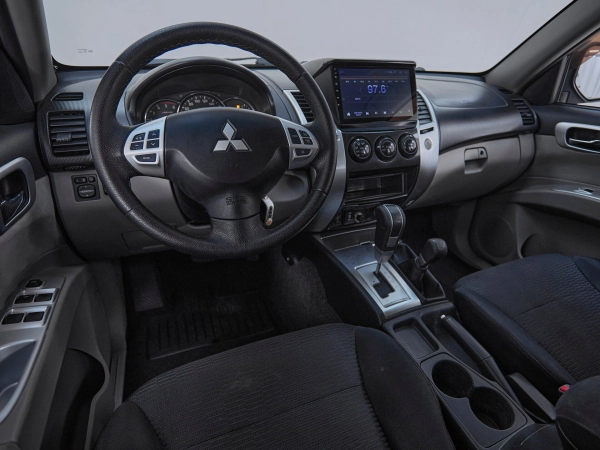 Mitsubishi Pajero, IV фото №7