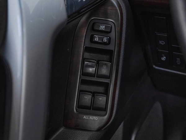 Toyota Land Cruiser Prado, 150 Series Рестайлинг 1 фото №16