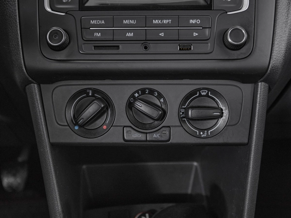 Volkswagen Polo, V Рестайлинг фото №13