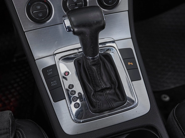 Volkswagen Passat, B6 фото №14