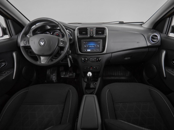 Renault Sandero, II фото №8