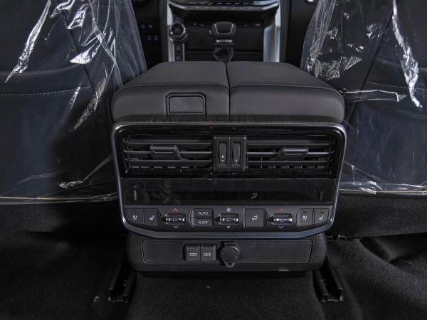 Toyota Land Cruiser, 300 Series фото №32