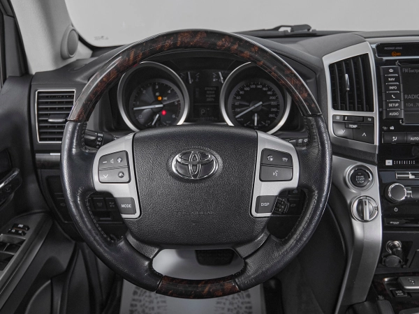 Toyota Land Cruiser, 200 Series Рестайлинг 1 фото №11