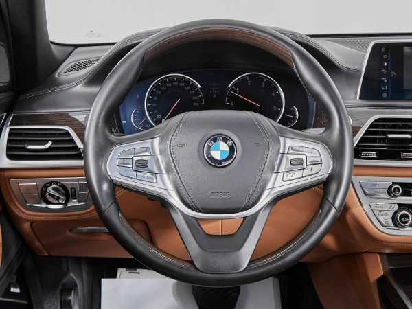 BMW 7 серии, VI (G11/G12) фото №11