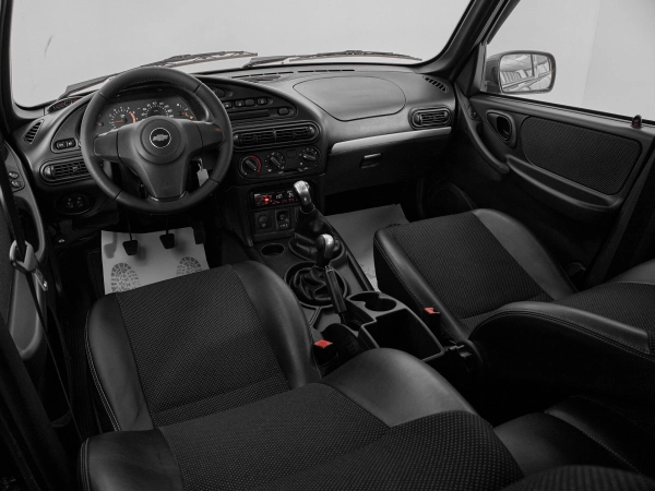 Chevrolet Niva, I Рестайлинг фото №7